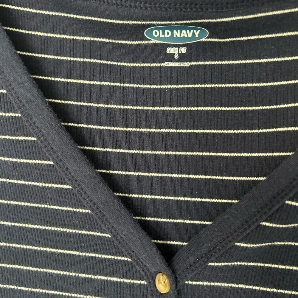 $5 Old Navy Women’s Long Sleeve Striped Knit Top Navy and White Size Small - Picture 3 of 4